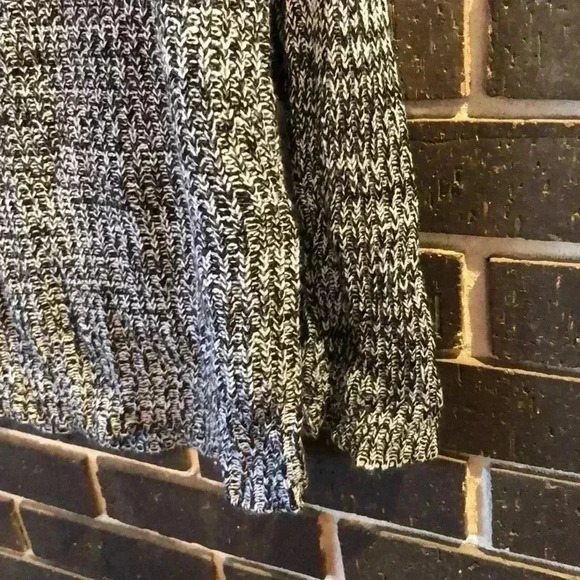 Charlotte Russe Sweater - Picture 4 of 6